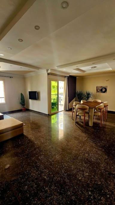 Stylish Luxury Furnished *