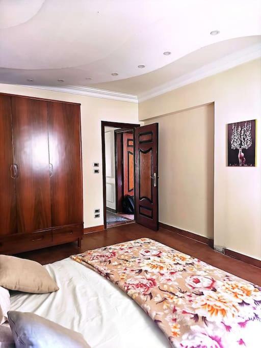 Stylish Luxury Furnished Apartment *